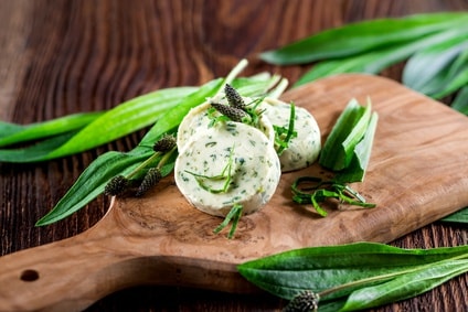 Kräuterbutter mit Spitzwegerich